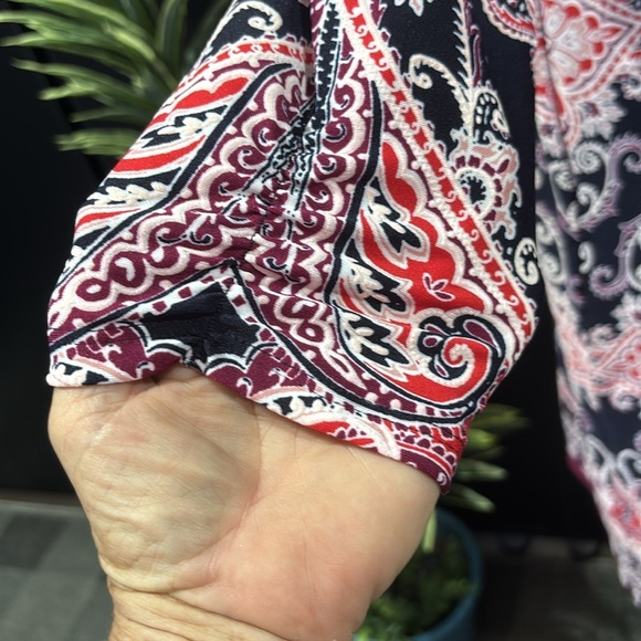 New Directions,Scoopneck,3 quarter sleeve,hip pockets,loose,stretch Navy pattern - Picture 3 of 12